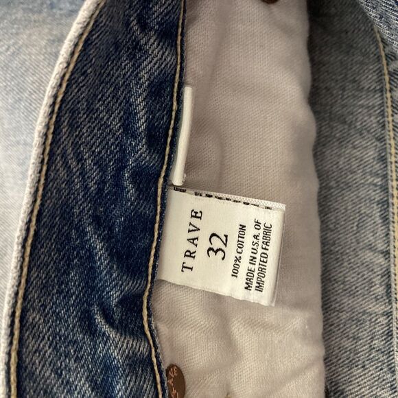 Trave Emery 90s Short Size 32 in Straight Shooter Distressed High Rise $228 - Picture 6 of 10